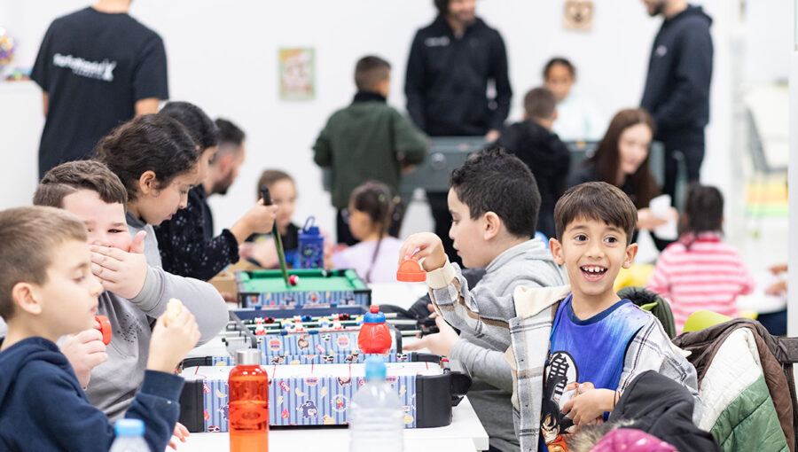 La Escuela Especial de Fallas: tradición, deporte y comunidad en el Centro Fundación Rafa Nadal de Valencia