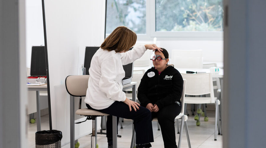 Rafa Nadal Foundation and Baviera successfully carry out eye examinations for 412 children and teenagers across their three centres