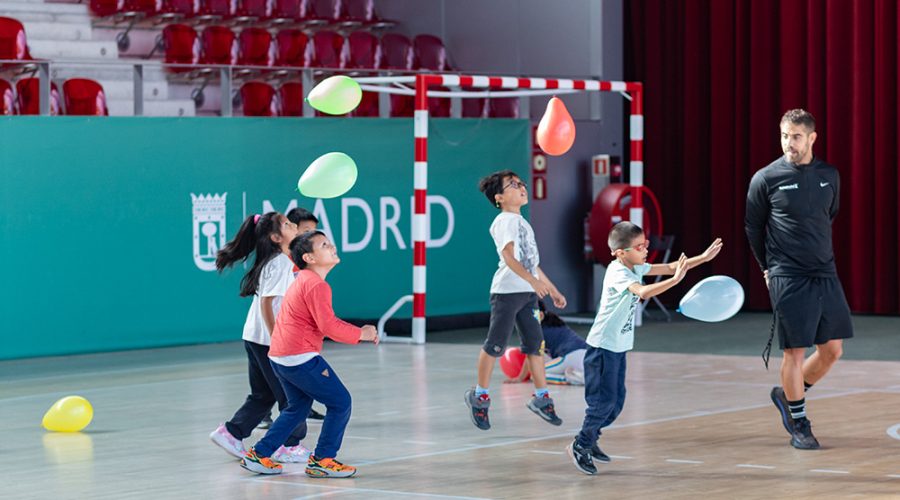Balloon-based sports activities: play, movement, and learning for young children
